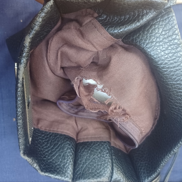 Black purse - Picture 8 of 11